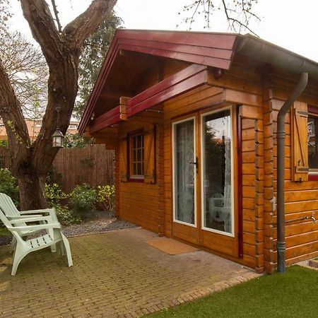 Onder De Kersenboom Bed & Breakfast Hilversum Luaran gambar