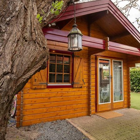 Onder De Kersenboom Bed & Breakfast Hilversum Luaran gambar