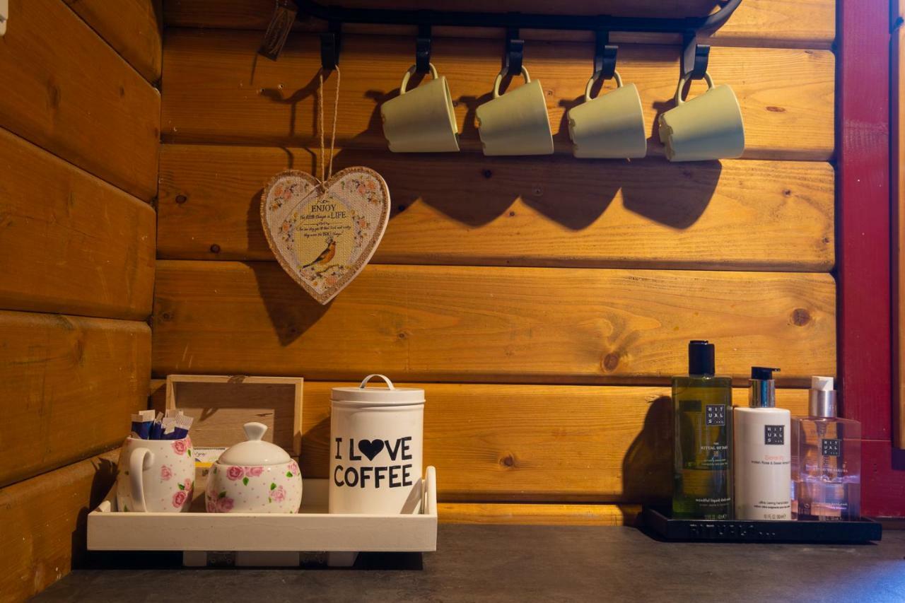 Onder De Kersenboom Bed & Breakfast Hilversum Luaran gambar