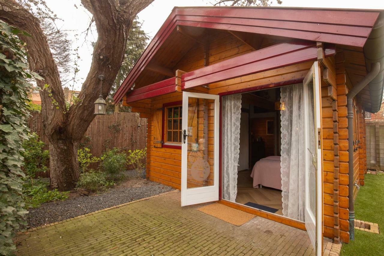 Onder De Kersenboom Bed & Breakfast Hilversum Luaran gambar